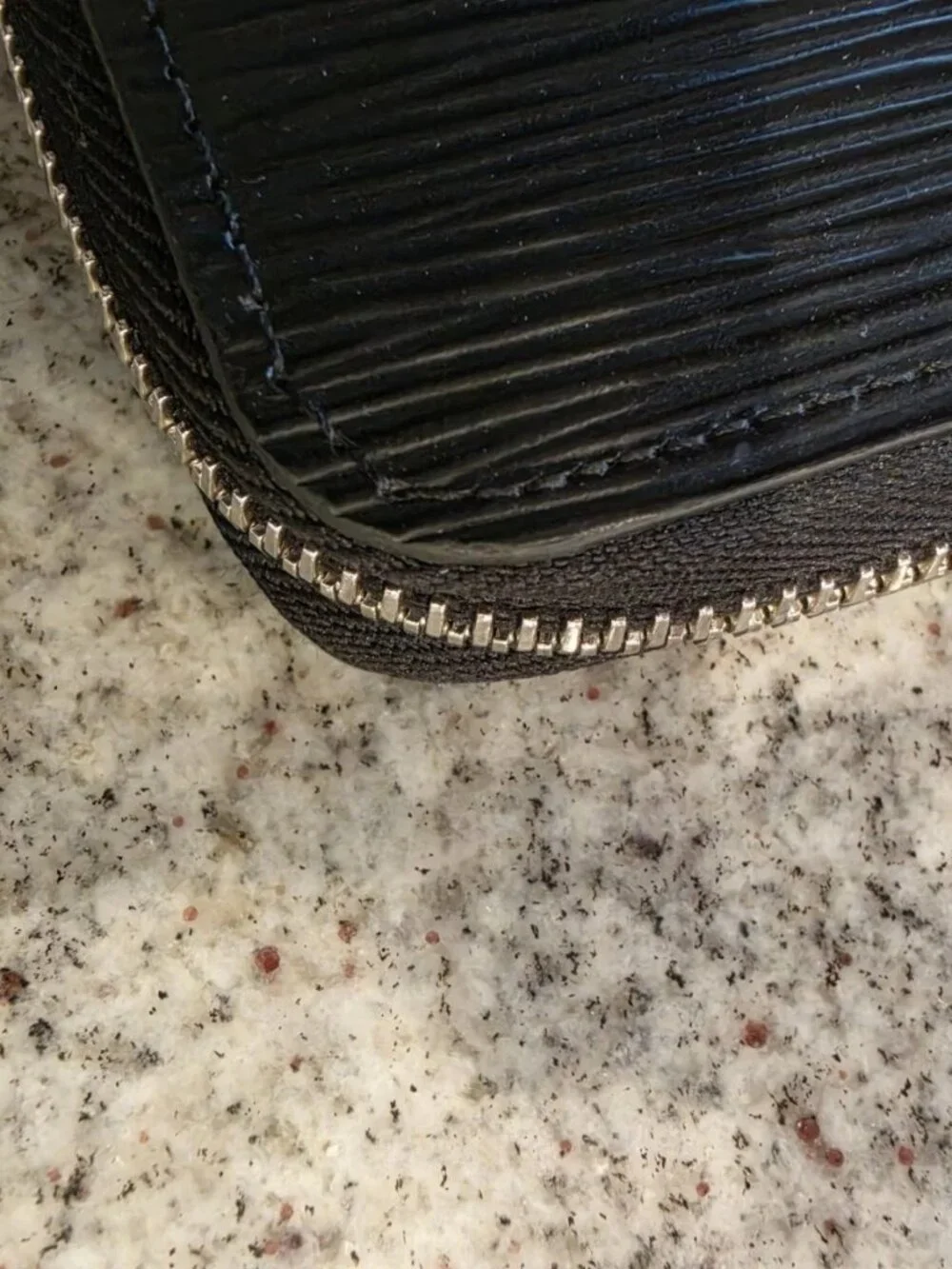 Authentic Louis Vuitton Zippy Wallet in Black Epi Leather